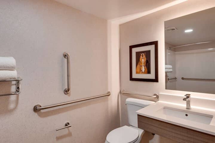 Room 16 of 27