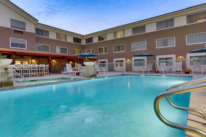 Pool 18 of 27